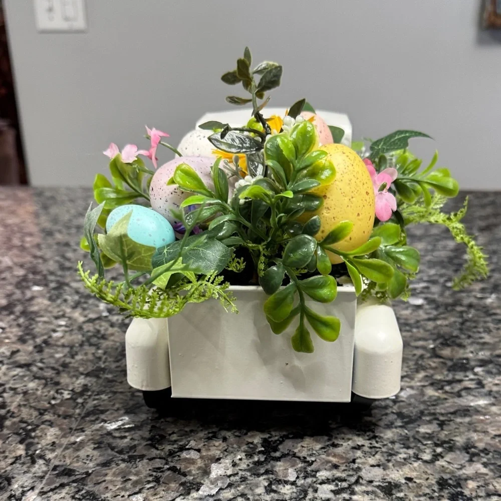 Easter Bunny and White Truck Home Accent EUC
